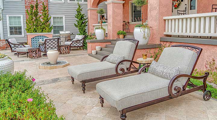 front yard lounge outdoor living space idea for homes in coastal communities